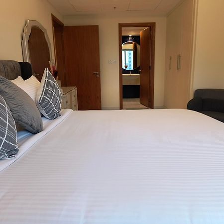 Trinity Holiday Homes - Sheikh Zayed Road Near To Financial Center Metro Station دبي المظهر الخارجي الصورة