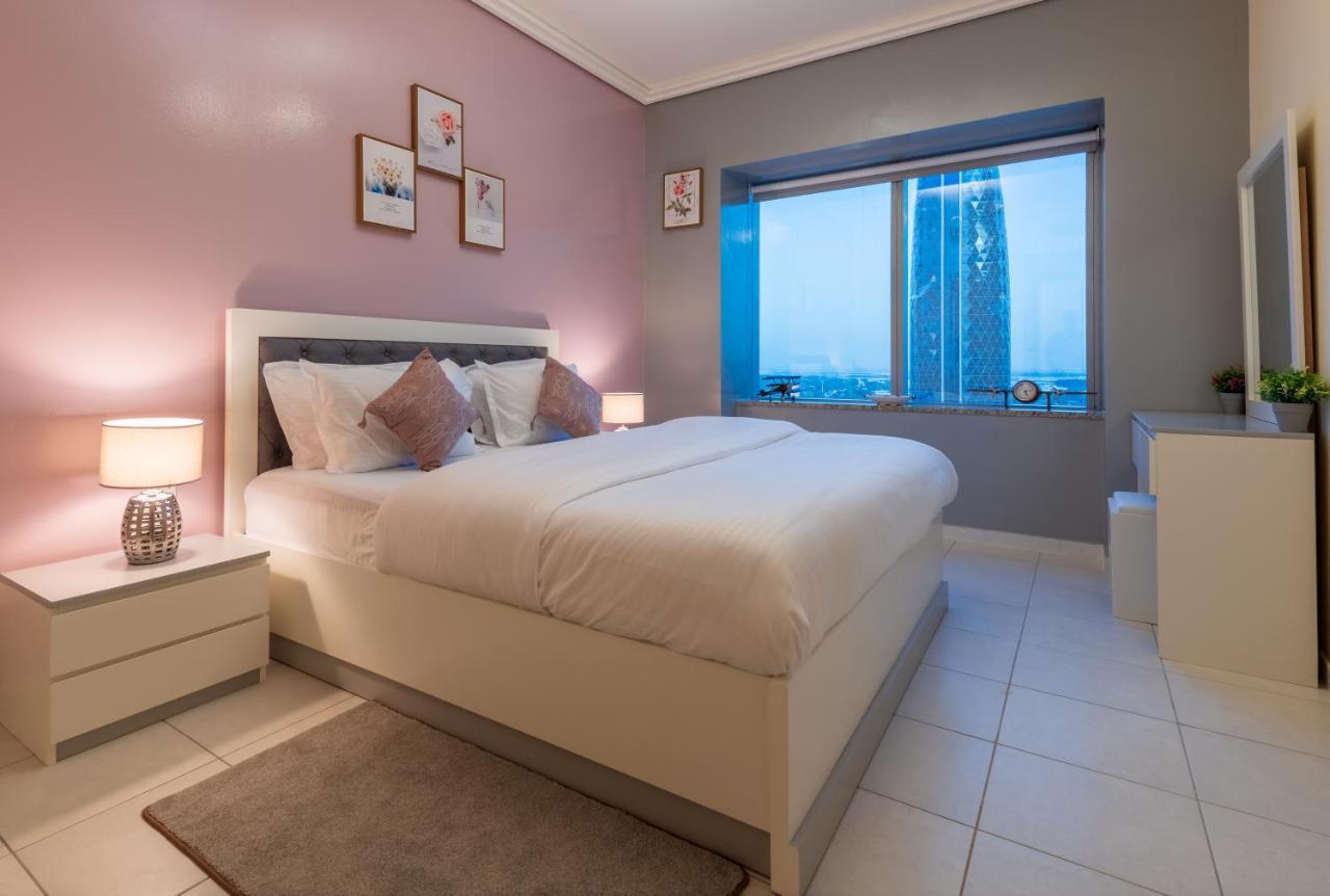 Trinity Holiday Homes - Sheikh Zayed Road Near To Financial Center Metro Station دبي المظهر الخارجي الصورة
