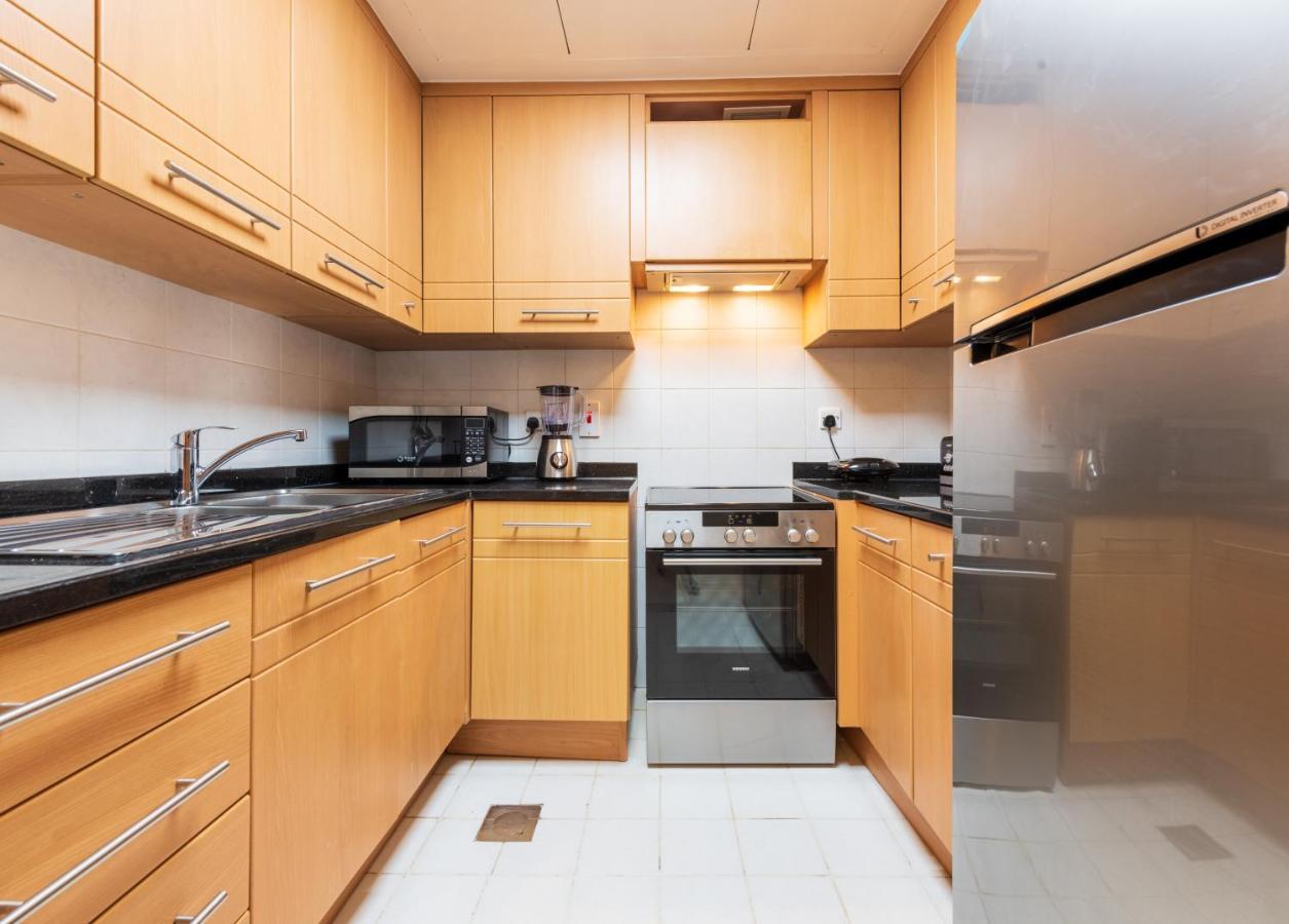 Trinity Holiday Homes - Sheikh Zayed Road Near To Financial Center Metro Station دبي المظهر الخارجي الصورة