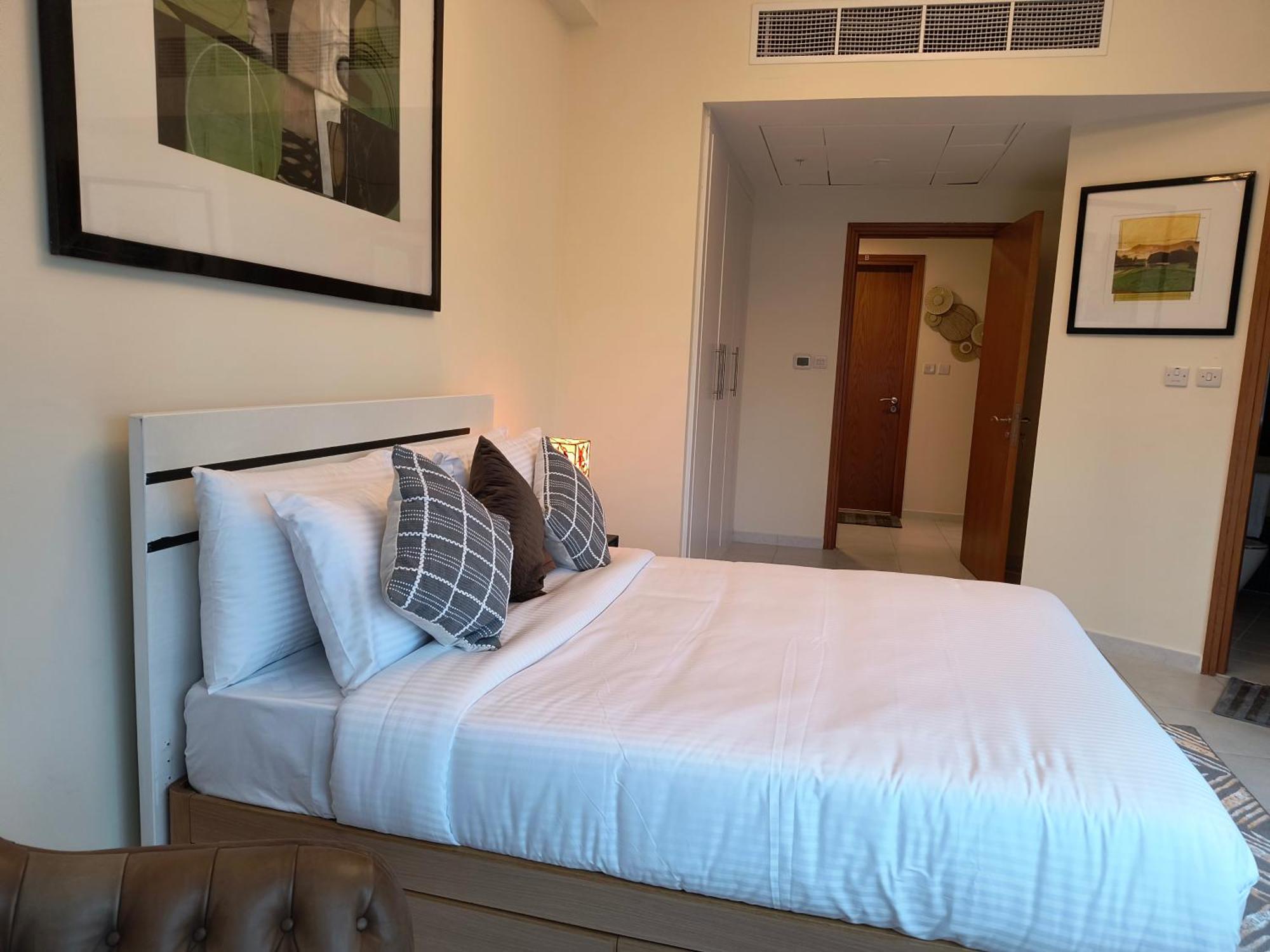 Trinity Holiday Homes - Sheikh Zayed Road Near To Financial Center Metro Station دبي المظهر الخارجي الصورة