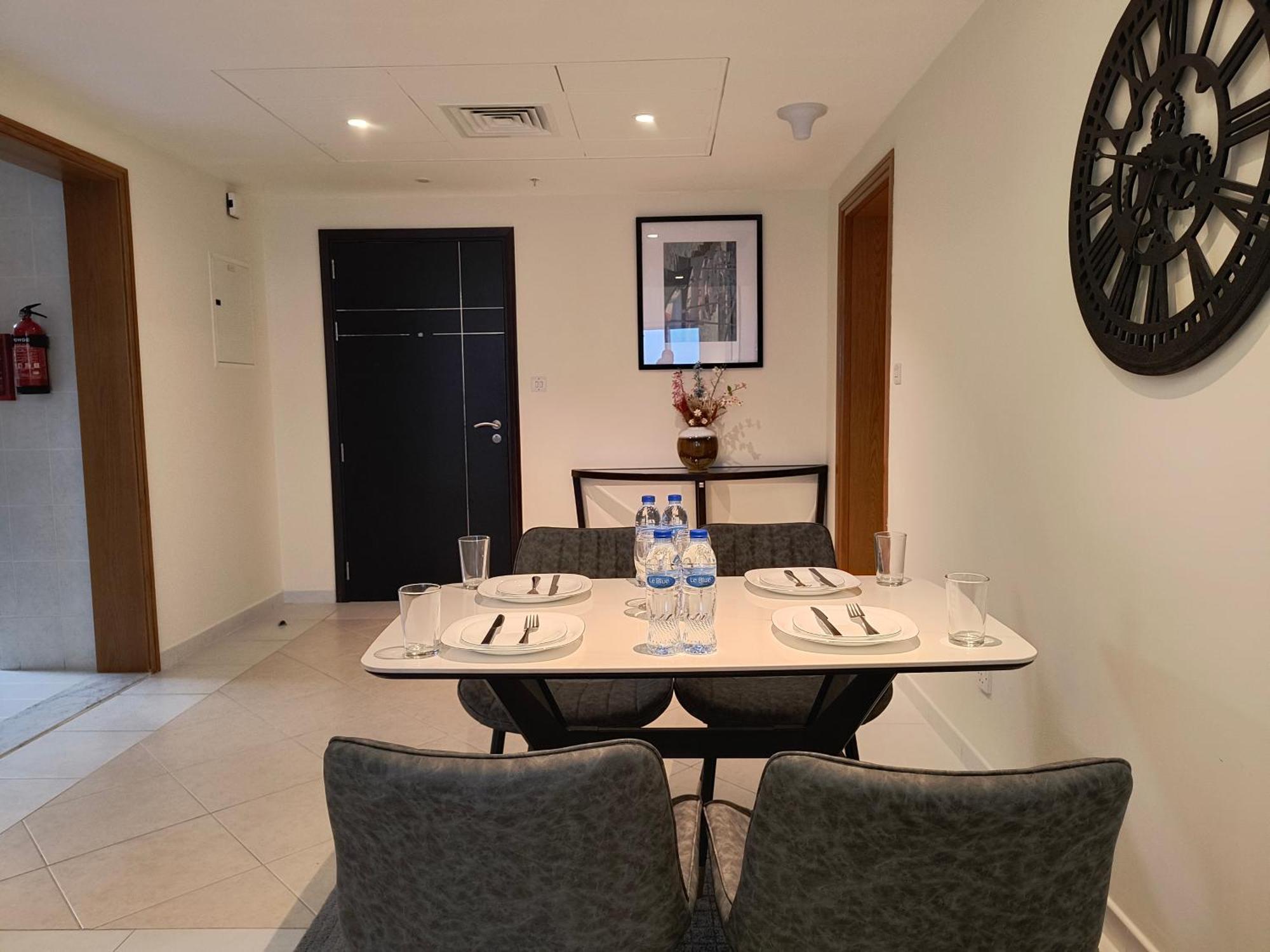 Trinity Holiday Homes - Sheikh Zayed Road Near To Financial Center Metro Station دبي المظهر الخارجي الصورة