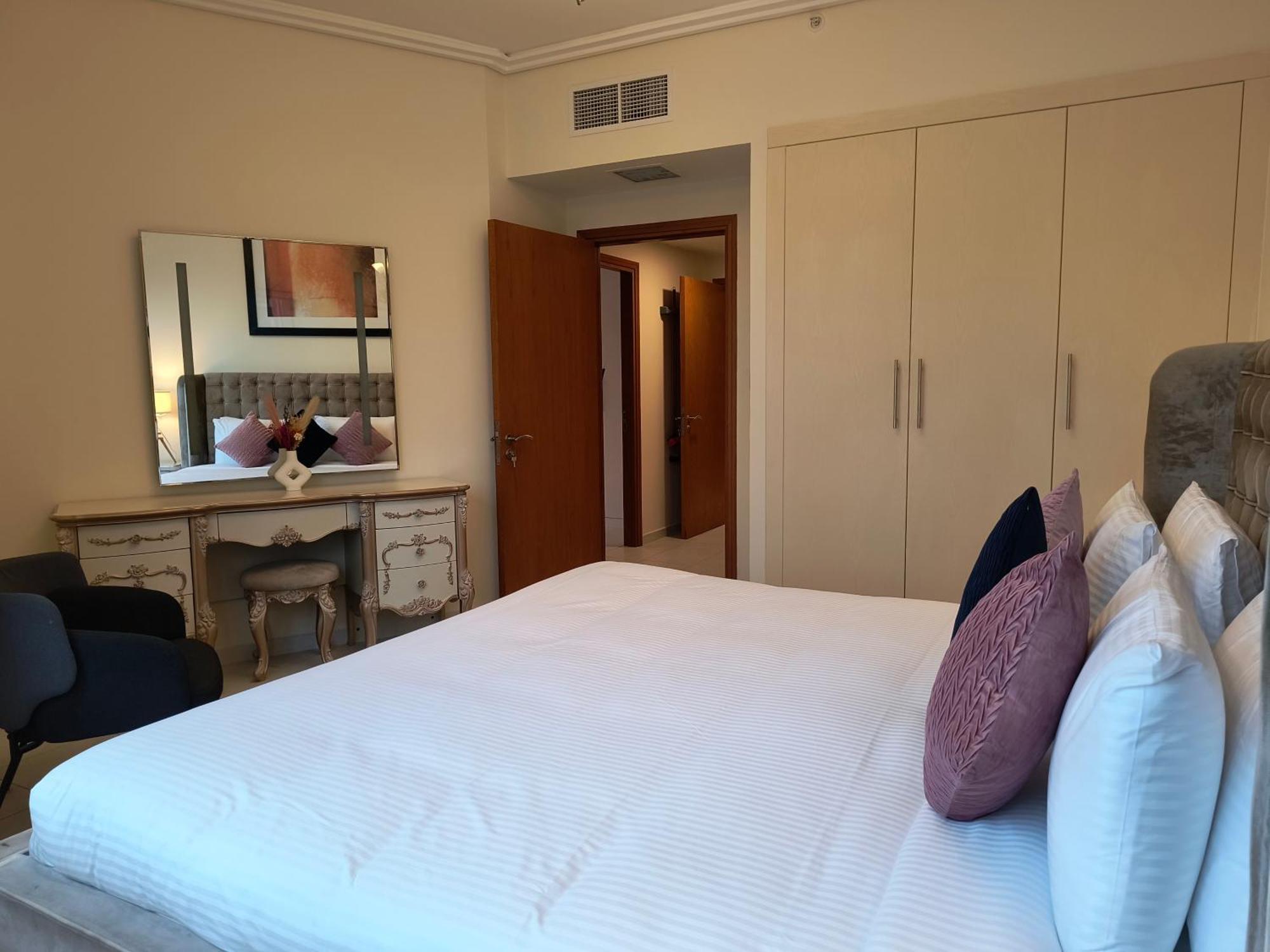 Trinity Holiday Homes - Sheikh Zayed Road Near To Financial Center Metro Station دبي المظهر الخارجي الصورة