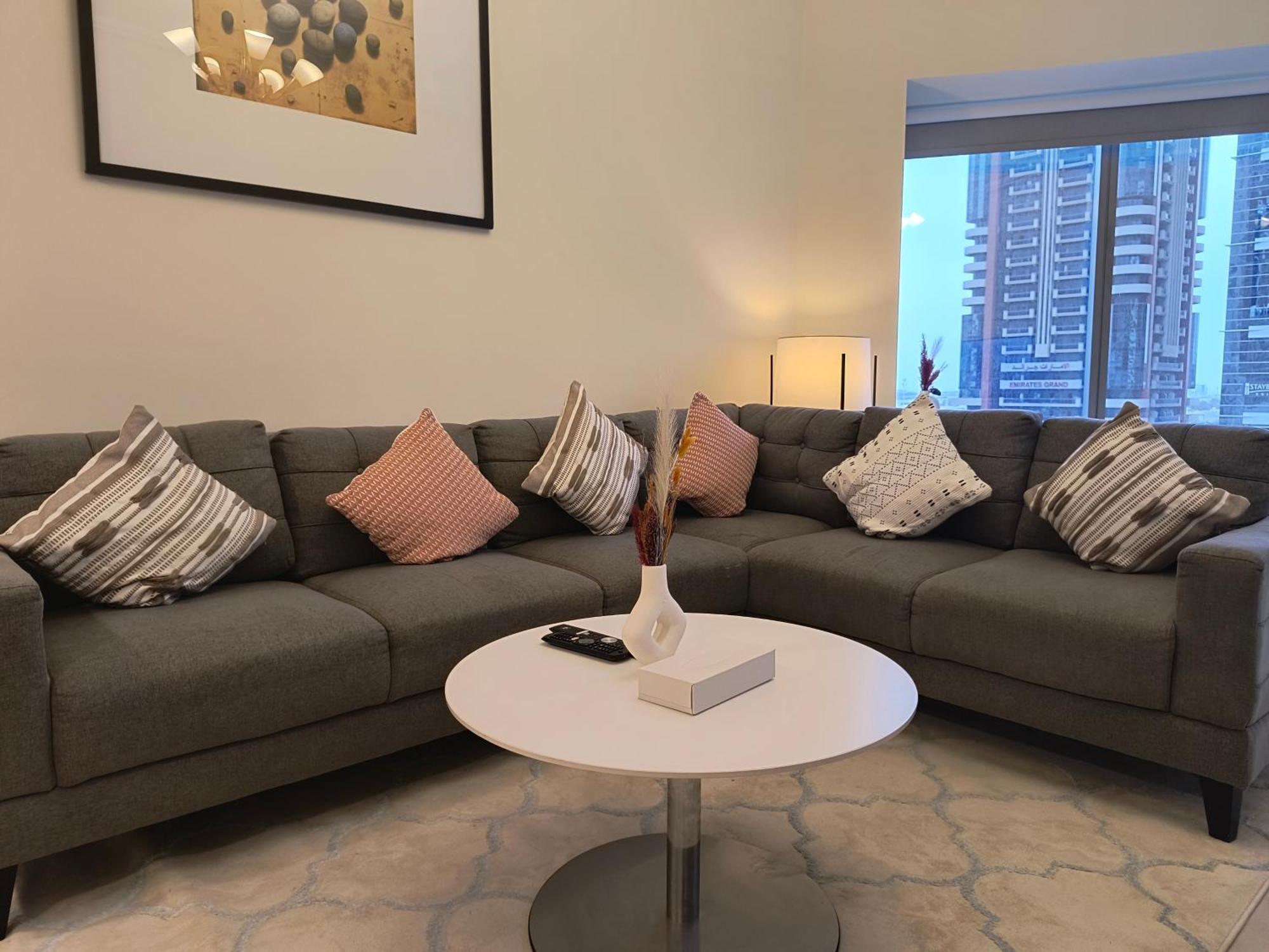 Trinity Holiday Homes - Sheikh Zayed Road Near To Financial Center Metro Station دبي المظهر الخارجي الصورة