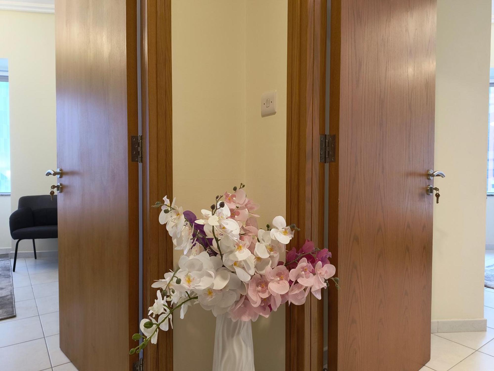 Trinity Holiday Homes - Sheikh Zayed Road Near To Financial Center Metro Station دبي المظهر الخارجي الصورة