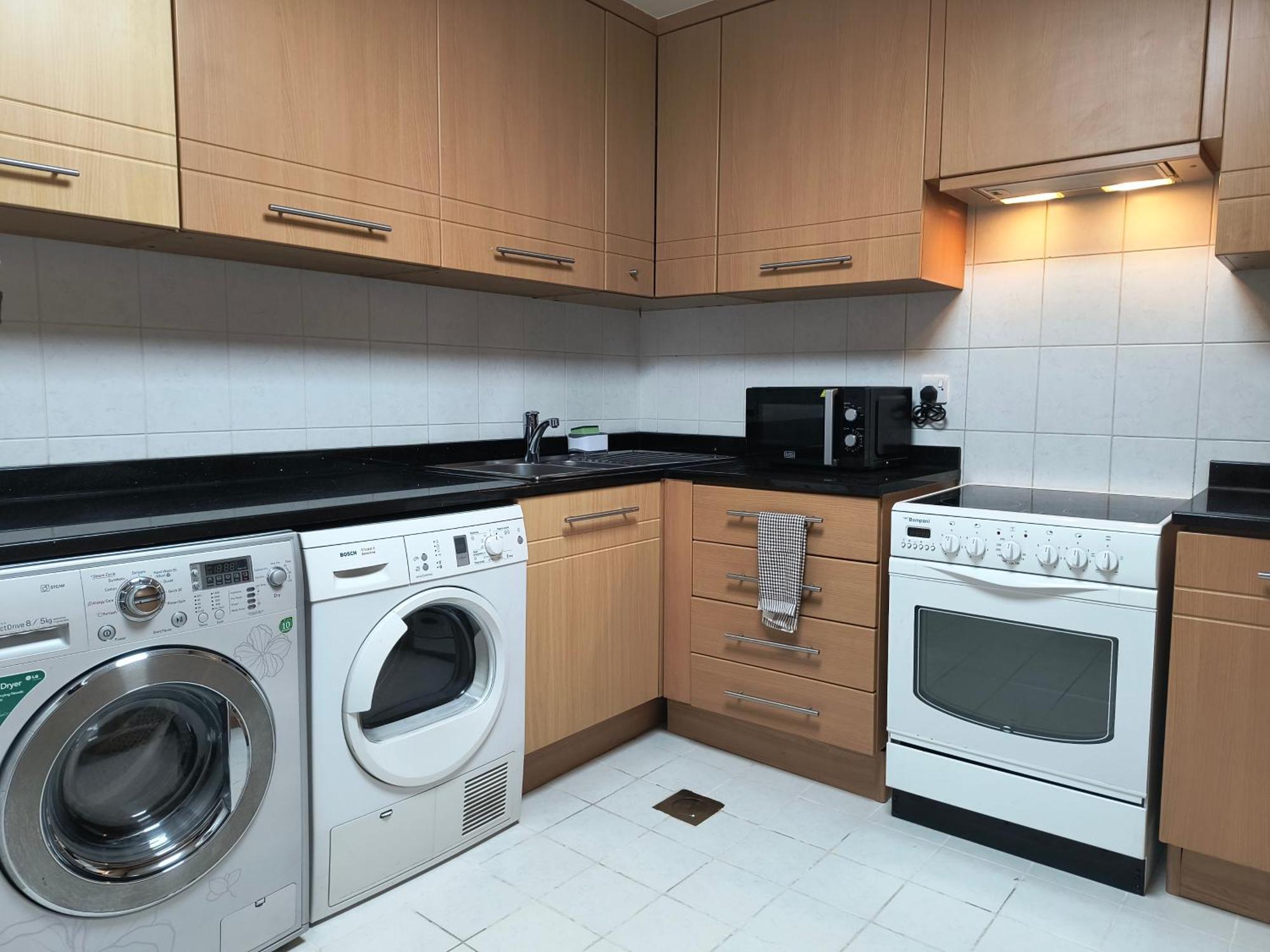 Trinity Holiday Homes - Sheikh Zayed Road Near To Financial Center Metro Station دبي المظهر الخارجي الصورة