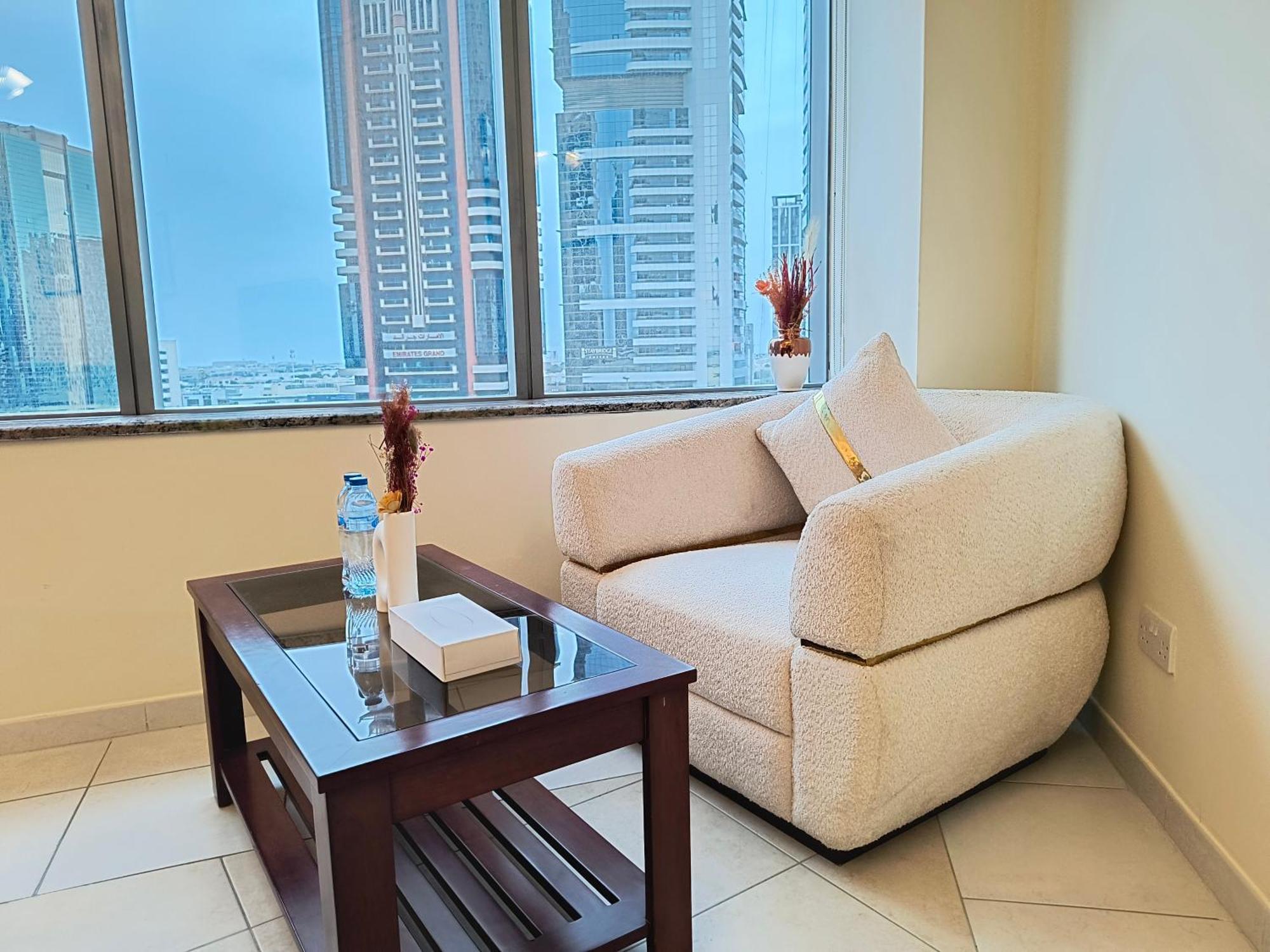 Trinity Holiday Homes - Sheikh Zayed Road Near To Financial Center Metro Station دبي المظهر الخارجي الصورة