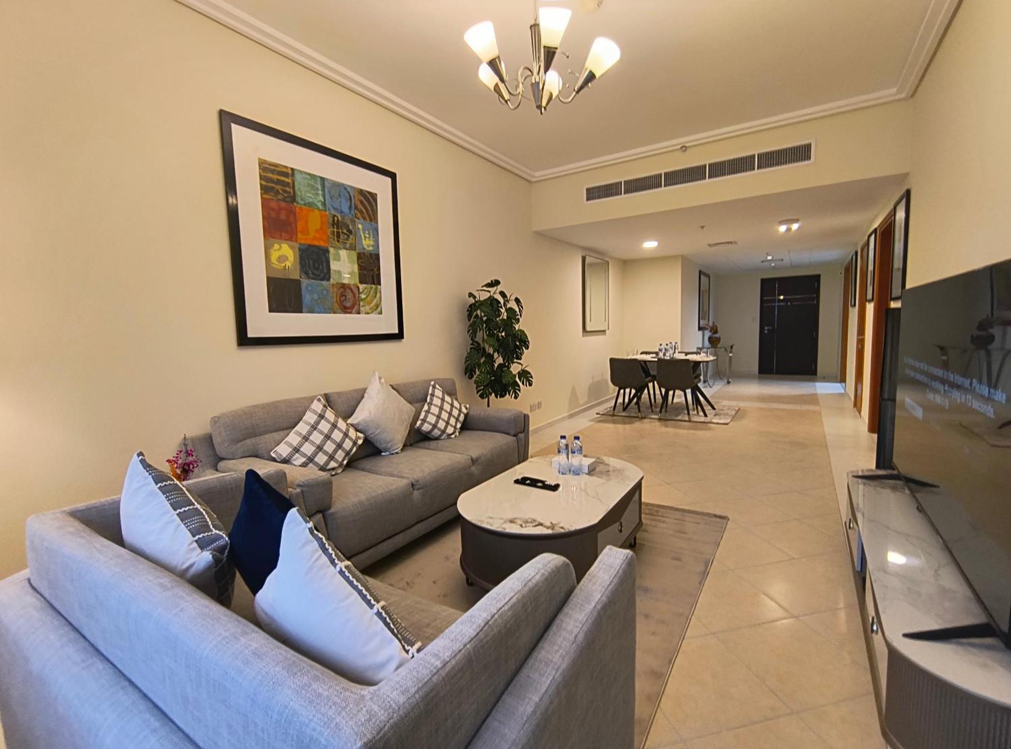 Trinity Holiday Homes - Sheikh Zayed Road Near To Financial Center Metro Station دبي المظهر الخارجي الصورة