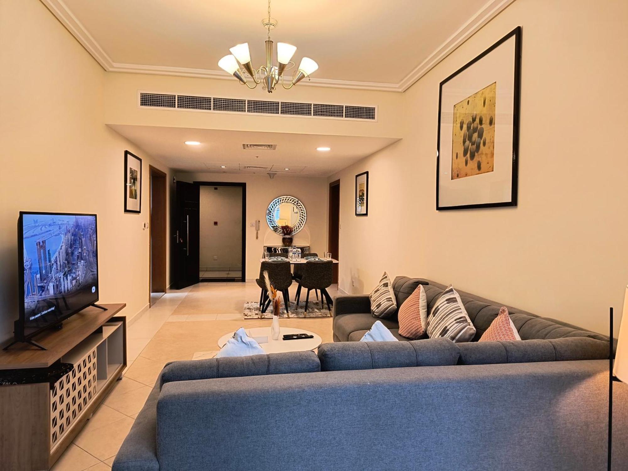 Trinity Holiday Homes - Sheikh Zayed Road Near To Financial Center Metro Station دبي المظهر الخارجي الصورة